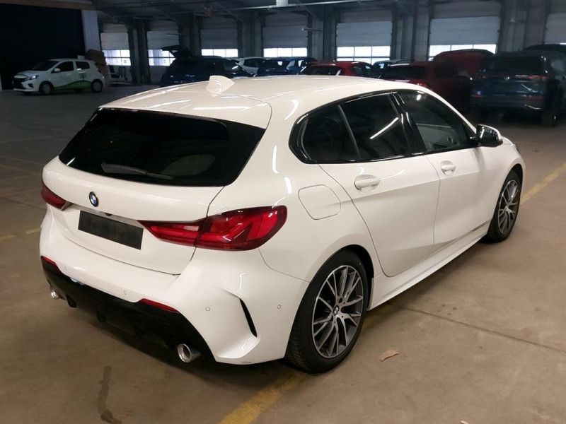 BMW 1er 2021 — photo 11