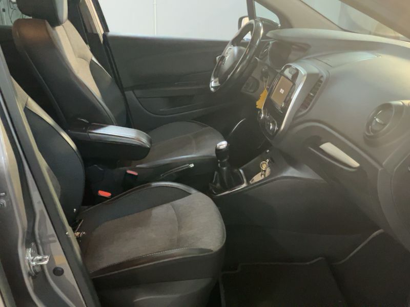 Renault Captur 1.5 dCi Sport Edition — zdjęcie 11
