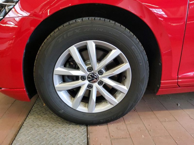 Volkswagen Passat 2.0 TDI Business — zdjęcie 24