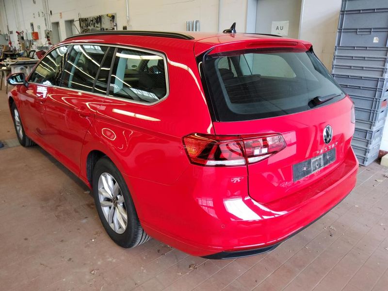 Volkswagen Passat 2.0 TDI Business — zdjęcie 14