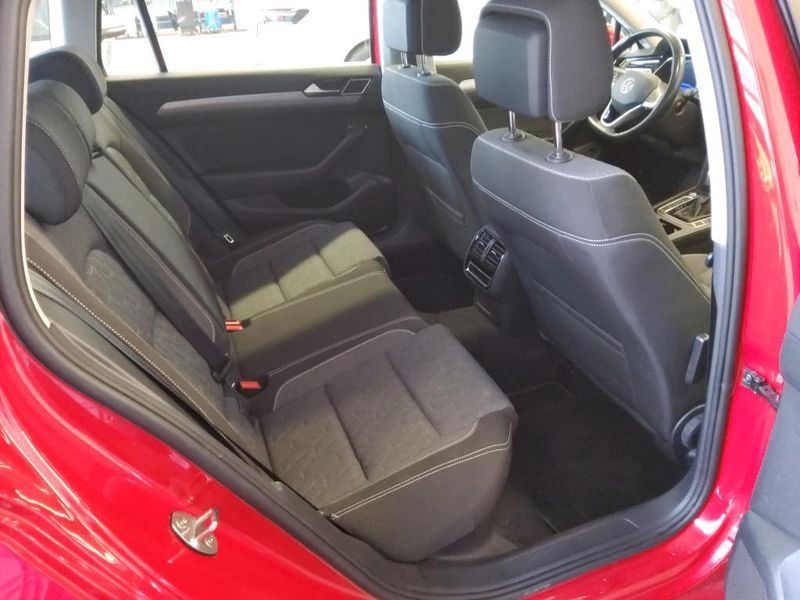 Volkswagen Passat 2.0 TDI Business — zdjęcie 12