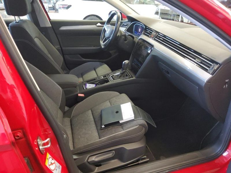 Volkswagen Passat 2.0 TDI Business — zdjęcie 9