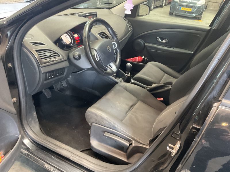 Renault Megane 1.5 dCi Expression 2012 – снимка 3