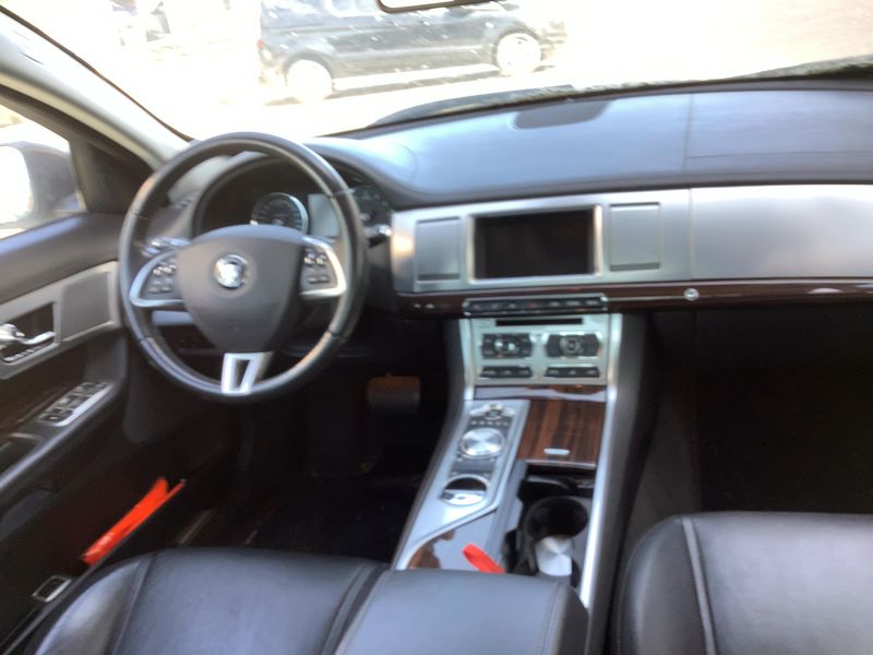 Jaguar XF 3.0 V6 Kompressor — zdjęcie 12