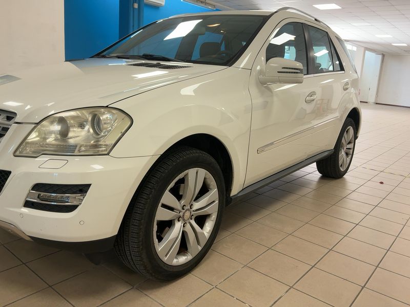Mercedes-Benz M-Klasse ML 350 CDI 4Matic 2011 – снимка 2