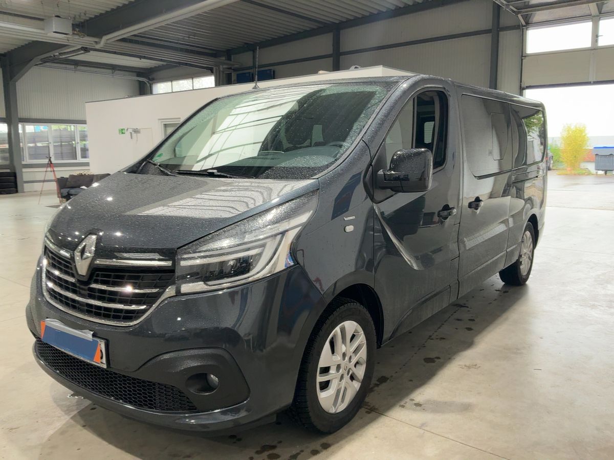 Renault Trafic 2020 — photo 1