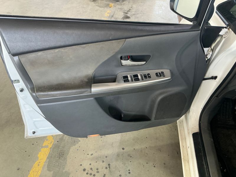 Toyota Prius+ 1.8 Comfort 2014 – снимка 39