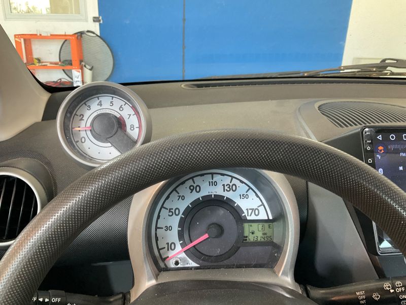 Peugeot 107 1.0 Plasir — zdjęcie 13