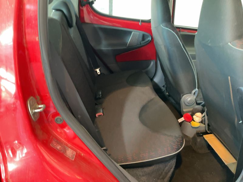 Peugeot 107 1.0 Plasir — zdjęcie 14