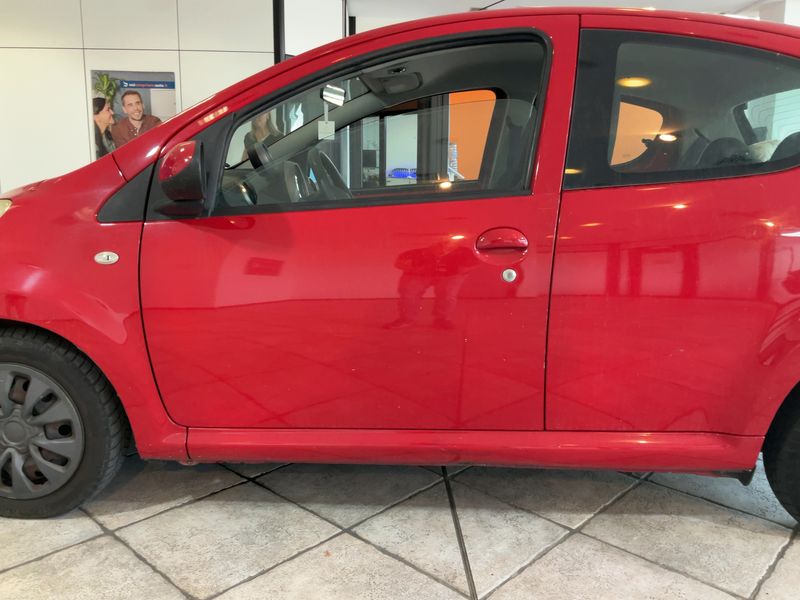 Peugeot 107 1.0 Plasir — zdjęcie 4
