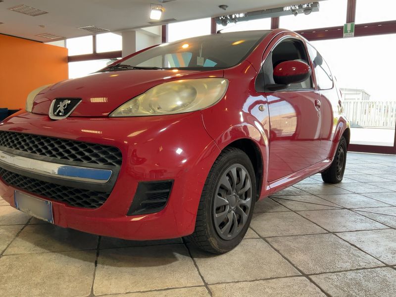 Peugeot 107 1.0 Plasir — zdjęcie 2