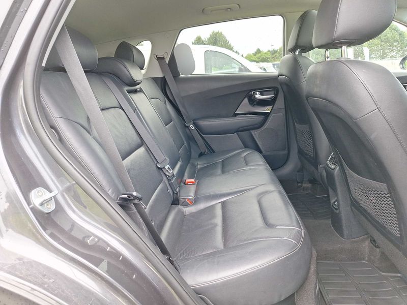 Kia Niro 1.6 Hybrid Premium — zdjęcie 14