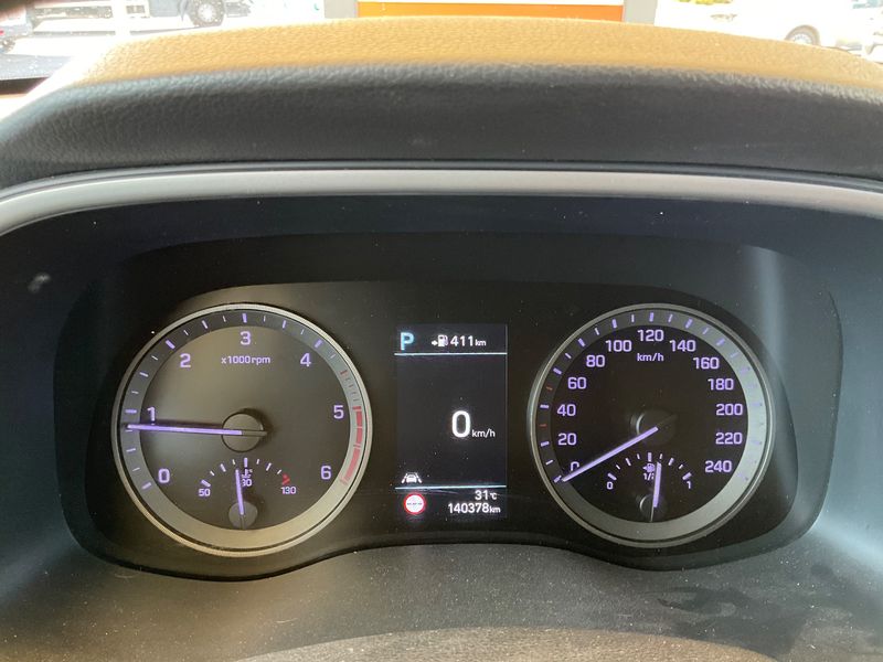 Hyundai Tucson 1.6 CRDi Style 2WD — zdjęcie 13