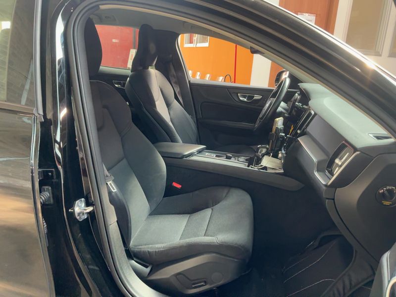 Volvo V60 2.0 D3 Business 2020 – снимка 16