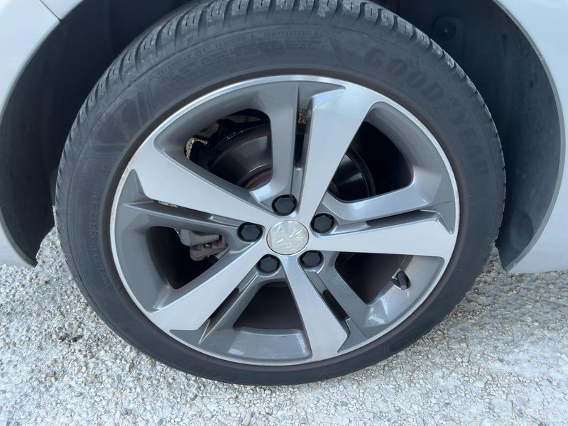 Peugeot 308 1.2 e-THP Feline 2014 – снимка 9
