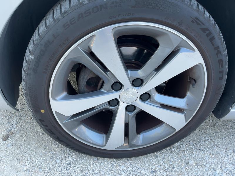Peugeot 308 1.2 e-THP Feline 2014 – снимка 3