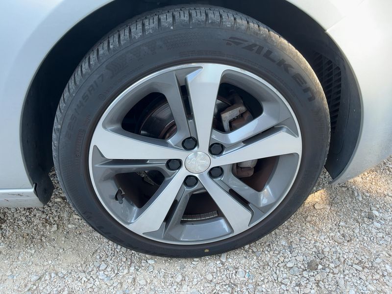 Peugeot 308 1.2 e-THP Feline 2014 – снимка 11