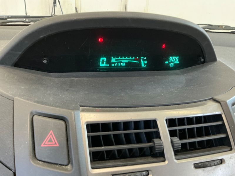 Toyota Yaris 1.0 VVT-i 2010 – снимка 4