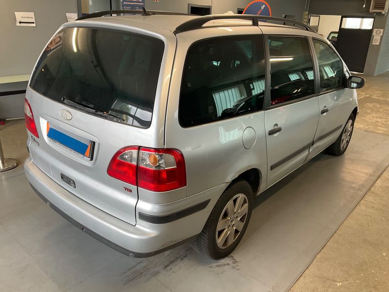 Ford Galaxy 1.9 TDI Trend-X — zdjęcie 2