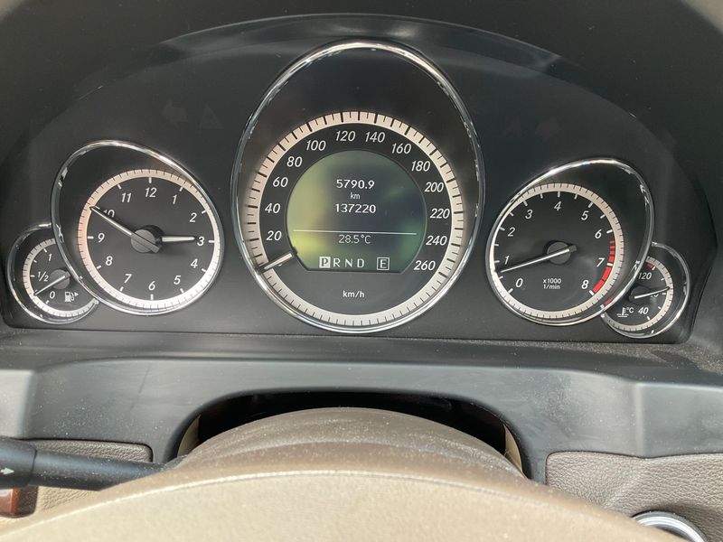 Mercedes-Benz E-Klasse E 350 CGI BlueEfficiency Elegance — zdjęcie 13