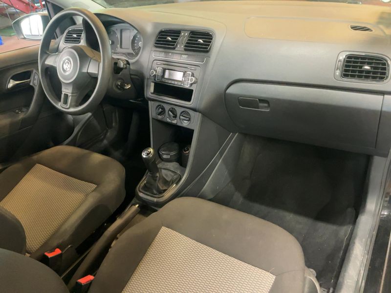 Volkswagen Polo 1.6 TDI Style 2011 – снимка 17