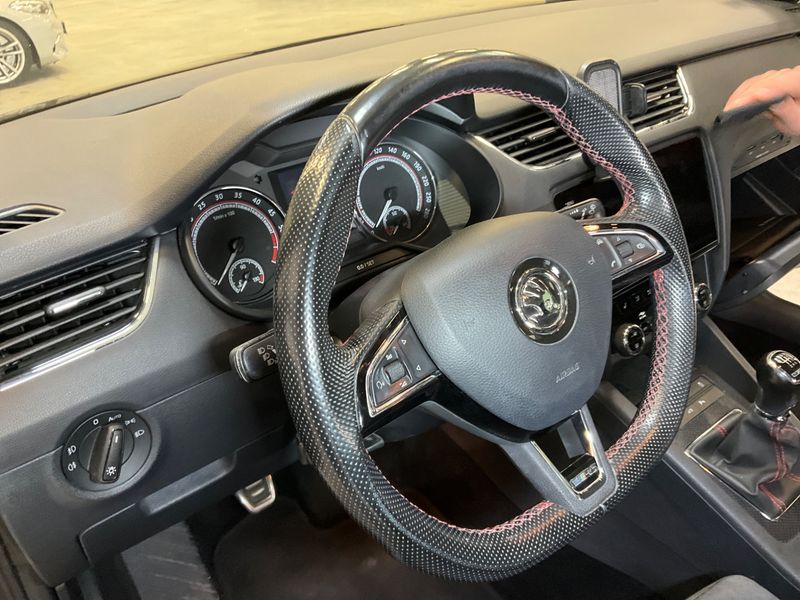 Skoda Octavia 2.0 TDI RS 2018 – снимка 29