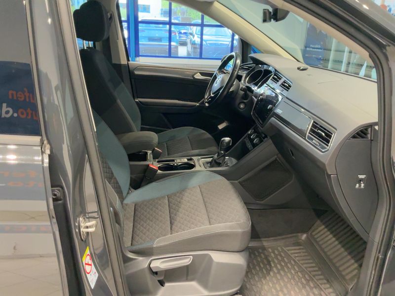 Volkswagen Touran 2.0 TDI IQ.DRIVE — zdjęcie 11