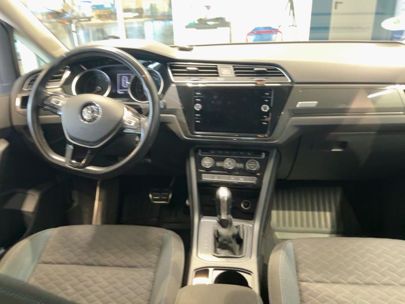 Volkswagen Touran 2.0 TDI IQ.DRIVE — zdjęcie 12