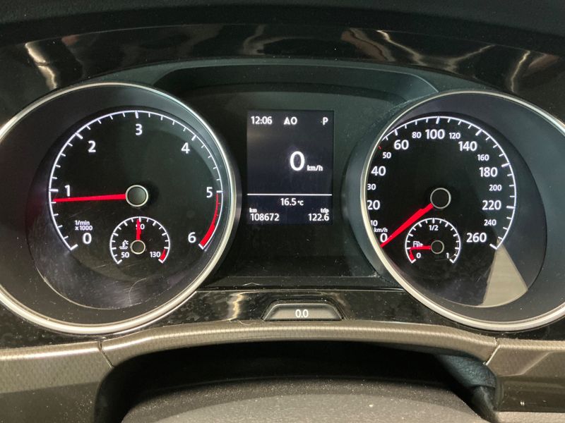 Volkswagen Touran 2.0 TDI IQ.DRIVE — zdjęcie 13