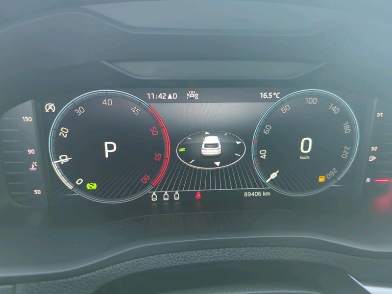 Skoda Karoq 2.0 TDI Tour — zdjęcie 12