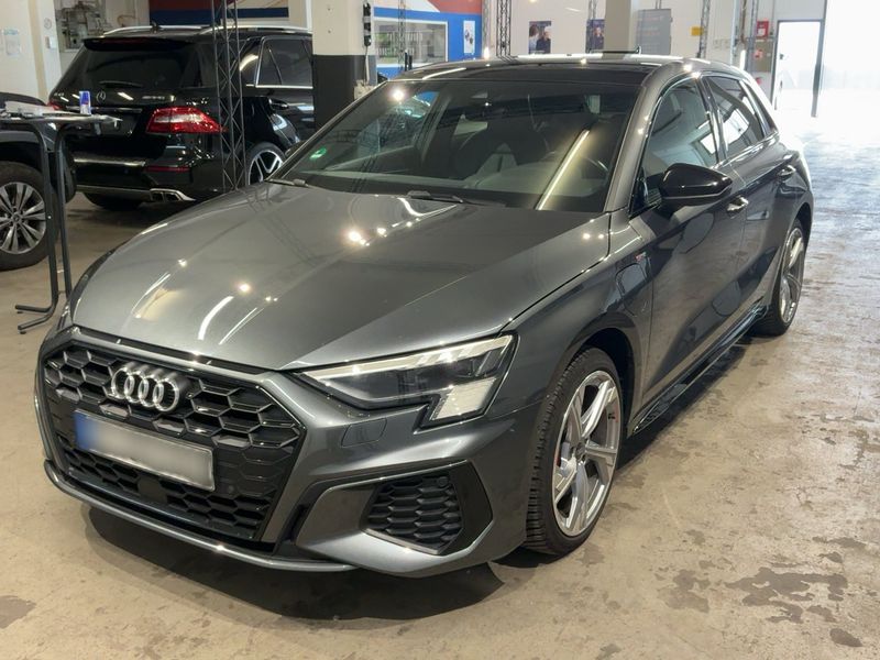 Audi A3 Sportback 45 TFSIe S line — zdjęcie 1