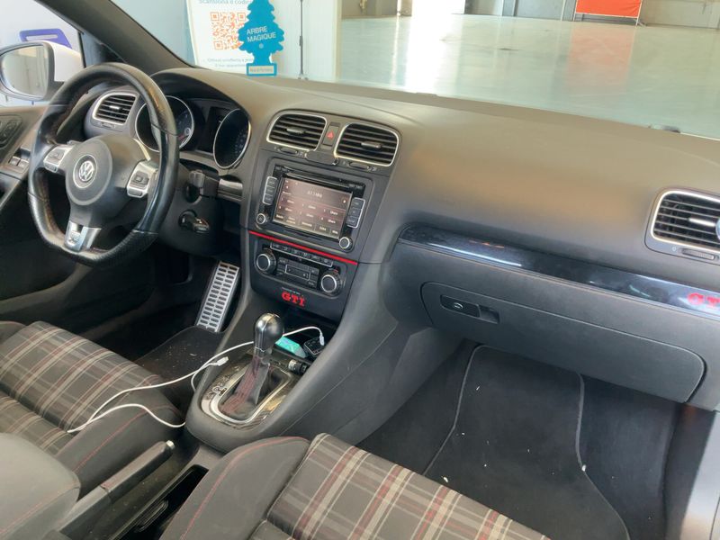 Volkswagen Golf VI 2.0 TSI GTI — zdjęcie 12