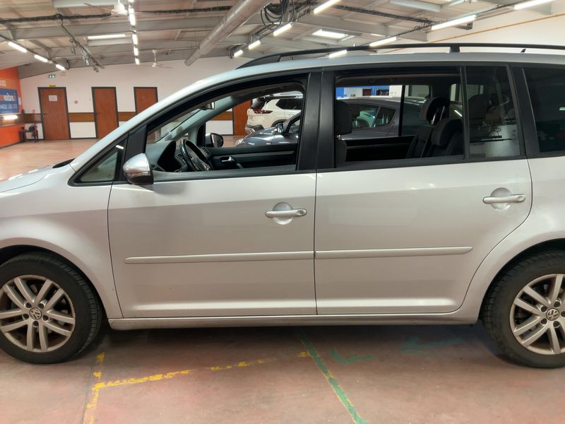 Volkswagen Touran 1.6 TDI Advance — zdjęcie 4