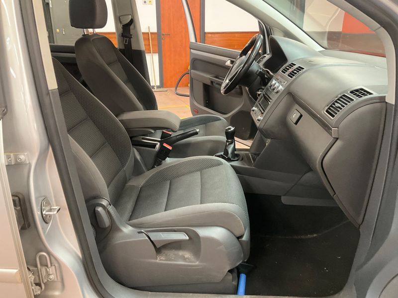 Volkswagen Touran 1.6 TDI Advance — zdjęcie 11