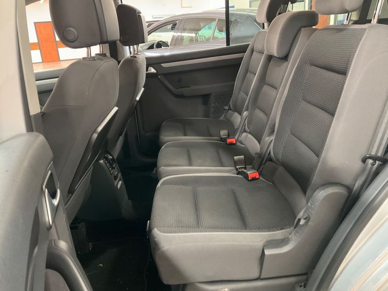 Volkswagen Touran 1.6 TDI Advance — zdjęcie 14