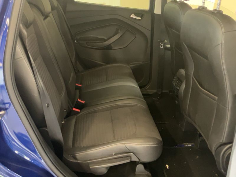 Ford Kuga 2.0 TDCi Executive — zdjęcie 14
