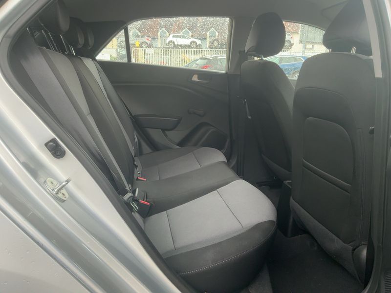 Hyundai i20 1.2 Initia — zdjęcie 14