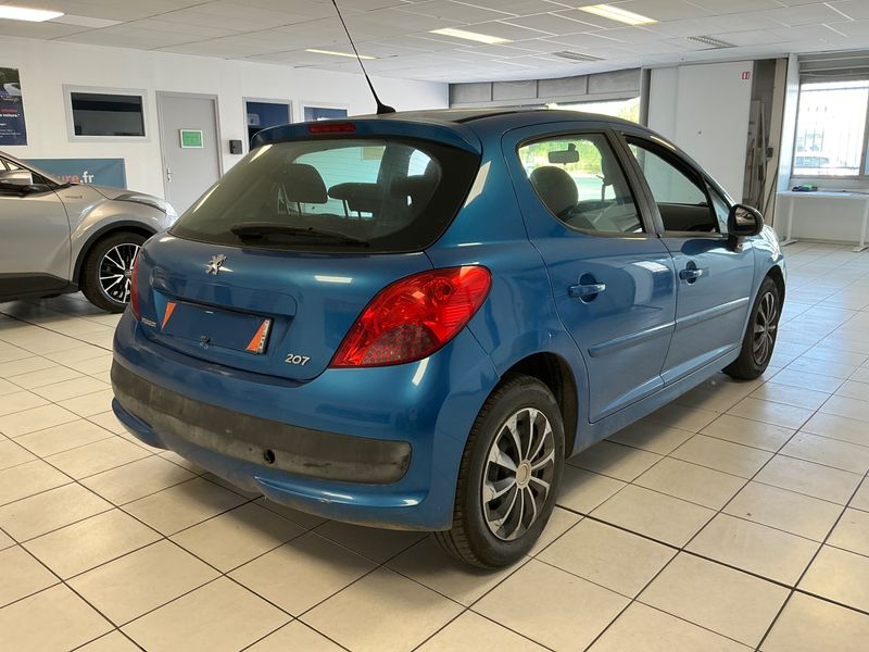Peugeot 207 1.4 HDi Confort — zdjęcie 2
