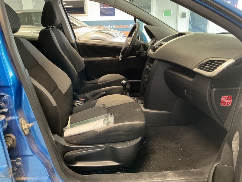 Peugeot 207 1.4 HDi Confort — zdjęcie 3