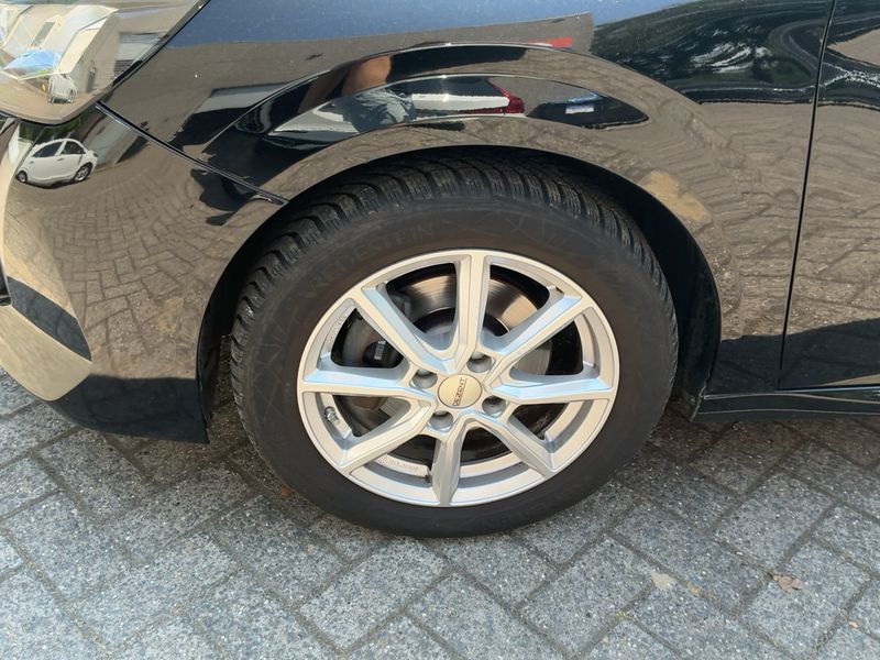 Peugeot 208 1.2 PureTech Allure 2021 – снимка 3