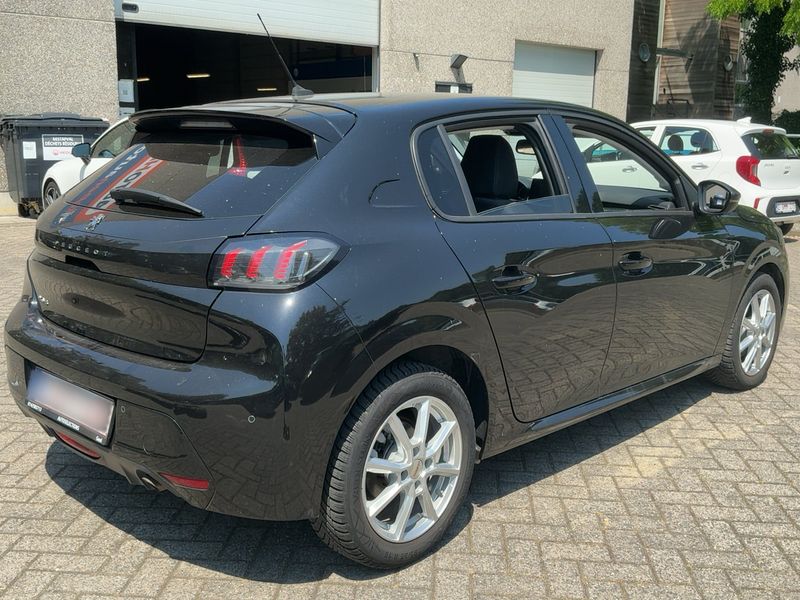 Peugeot 208 1.2 PureTech Allure 2021 – снимка 8