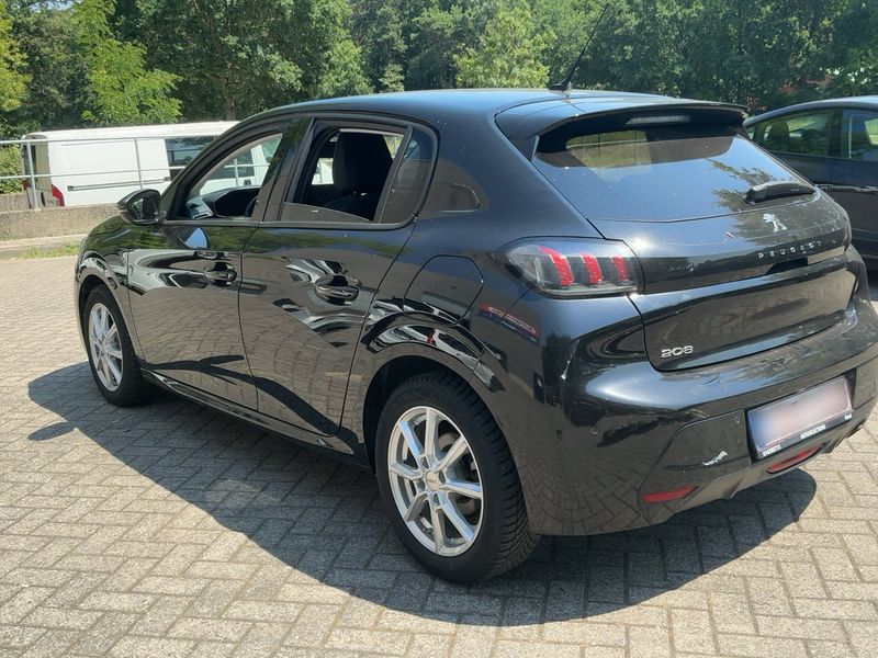 Peugeot 208 1.2 PureTech Allure 2021 – снимка 6