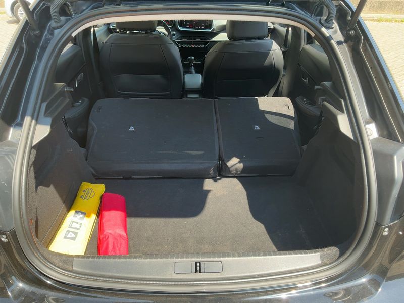 Peugeot 208 1.2 PureTech Allure 2021 – снимка 16