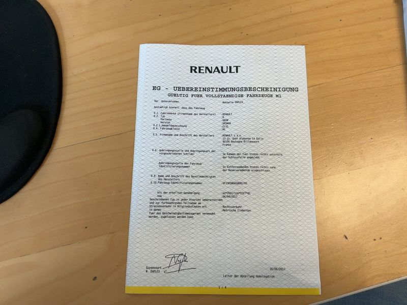 Renault Clio 1.2 Limited — zdjęcie 16