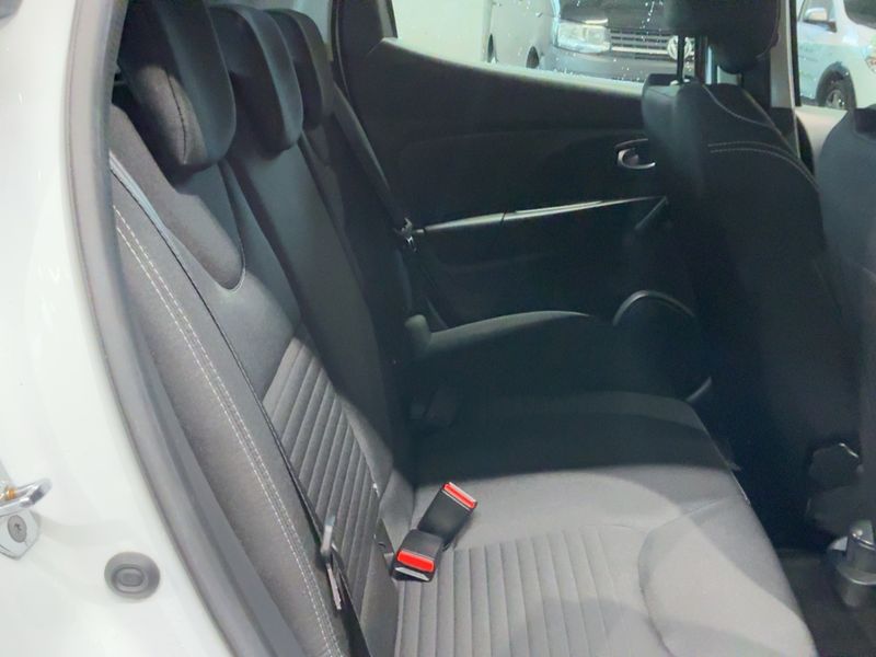Renault Clio 1.2 Limited — zdjęcie 14