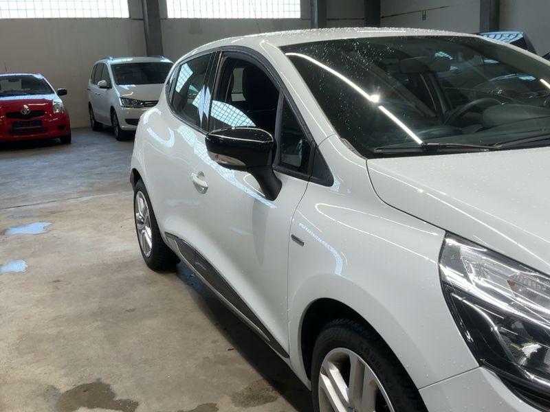 Renault Clio 1.2 Limited — zdjęcie 8