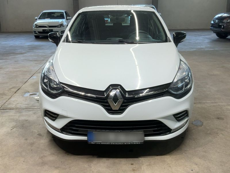 Renault Clio 1.2 Limited — zdjęcie 9