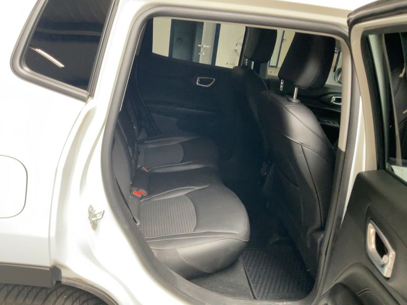 Jeep Compass 1.5 GSE T4 e-Hybrid Night Eagle FWD 2023 – снимка 19