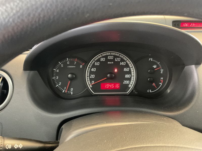 Suzuki Swift 1.5 Comfort — zdjęcie 4