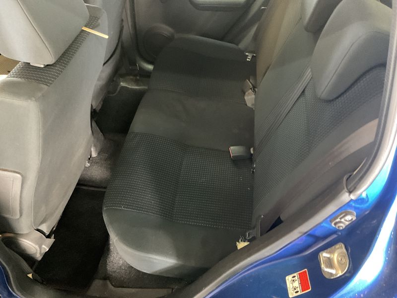 Suzuki Swift 1.5 Comfort — zdjęcie 6